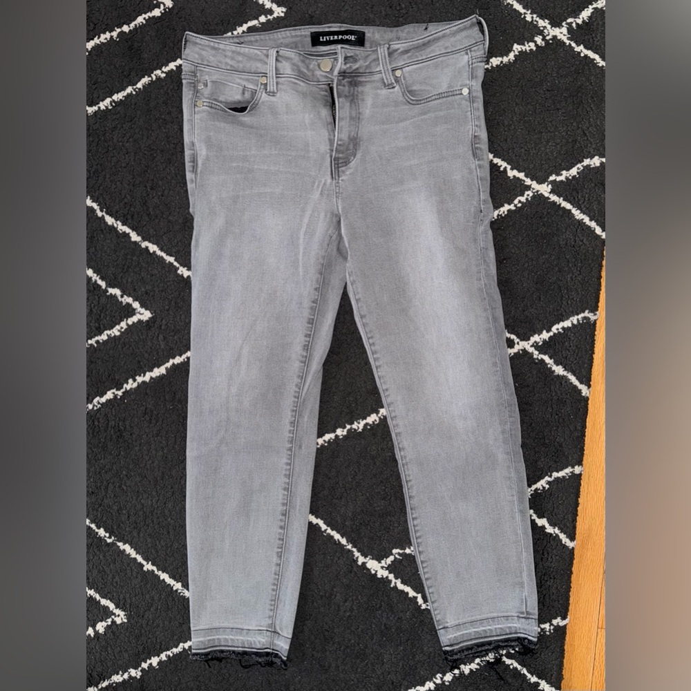 🏈3/$25 Liverpool grey jeans with black distressed hem